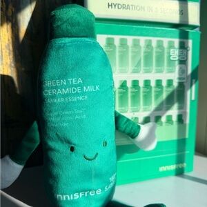 Innisfree Green Tea Ceramide Milk Barrier Essence